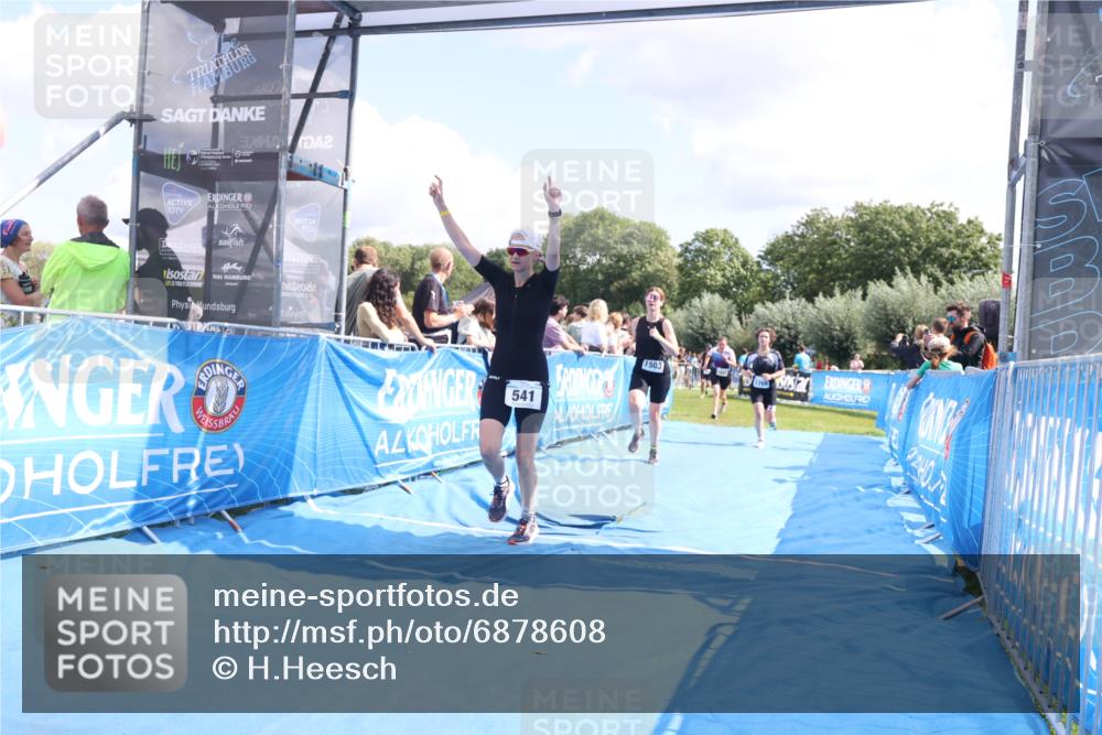 25.08.2024 - Elbe Triathlon Hamburg H.Heesch http://msf.ph/oto/6878608 25.08.2024 12:11:41 Ziel 405, 541, 1503, 1527, 1547, 1698, 1709 meine-sportfotos.de