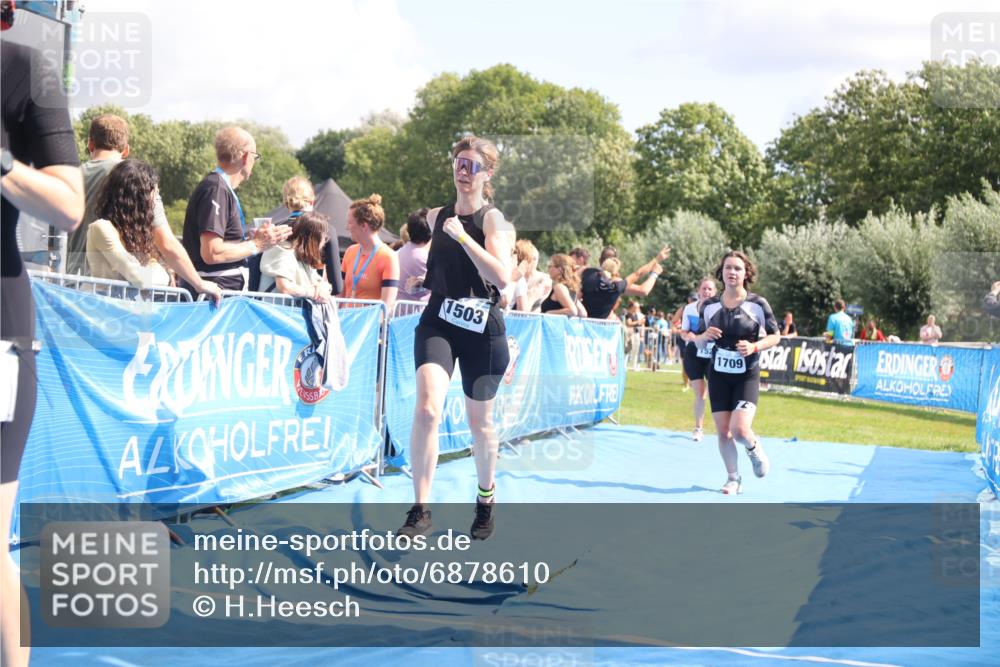 25.08.2024 - Elbe Triathlon Hamburg H.Heesch http://msf.ph/oto/6878610 25.08.2024 12:11:42 Ziel 405, 541, 1503, 1527, 1698, 1709 meine-sportfotos.de