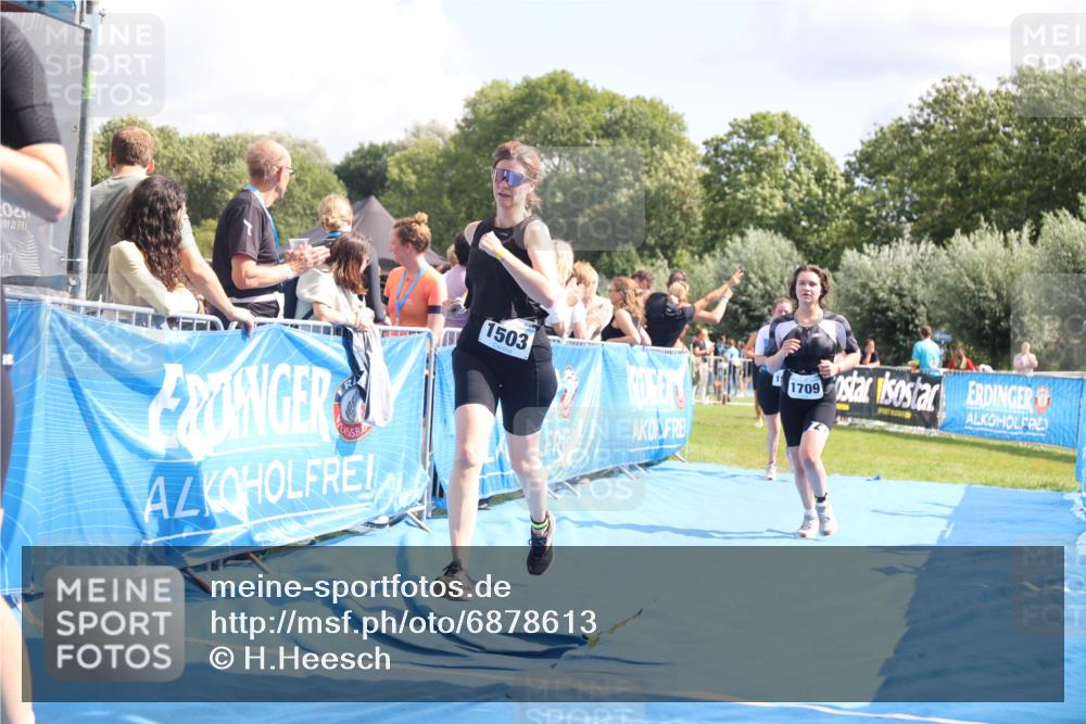 25.08.2024 - Elbe Triathlon Hamburg H.Heesch http://msf.ph/oto/6878613 25.08.2024 12:11:42 Ziel 405, 541, 1503, 1527, 1698, 1709 meine-sportfotos.de