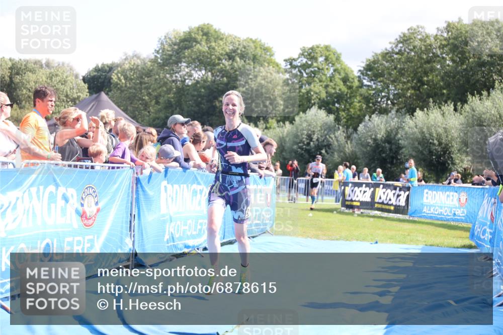 25.08.2024 - Elbe Triathlon Hamburg H.Heesch http://msf.ph/oto/6878615 25.08.2024 11:49:05 Ziel 550, 1522 meine-sportfotos.de