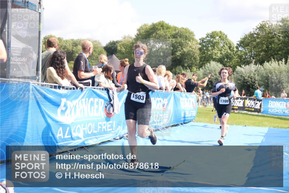 25.08.2024 - Elbe Triathlon Hamburg H.Heesch http://msf.ph/oto/6878618 25.08.2024 12:11:42 Ziel 405, 541, 1503, 1527, 1698, 1709 meine-sportfotos.de
