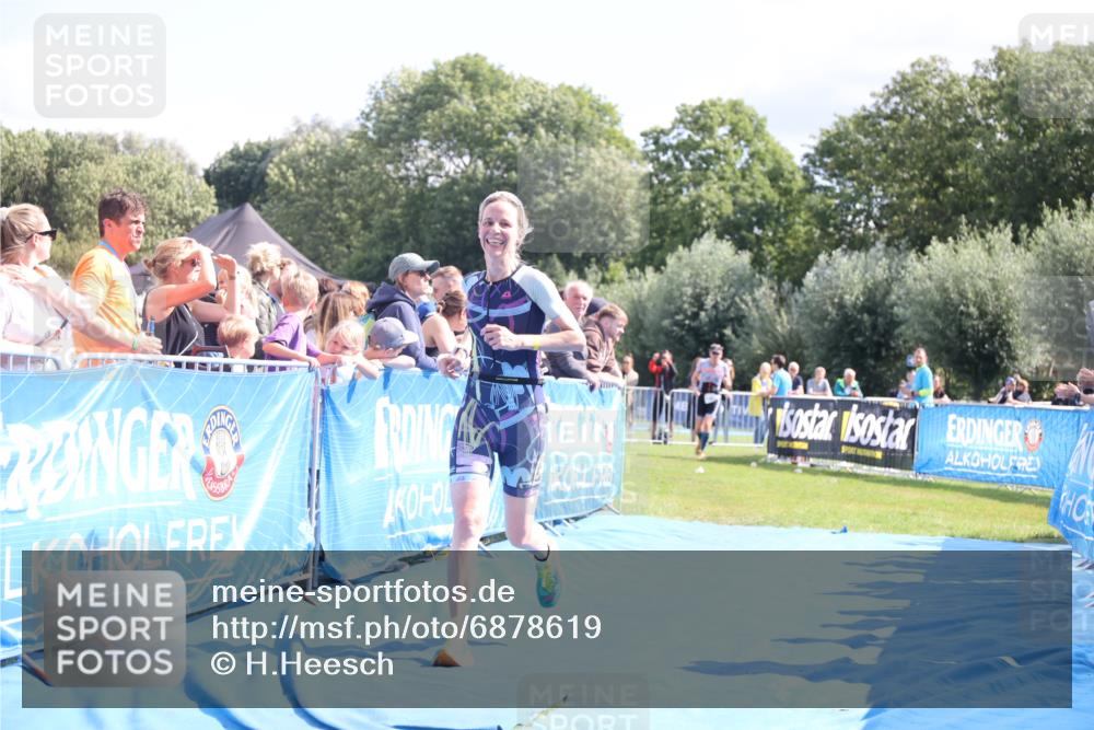 25.08.2024 - Elbe Triathlon Hamburg H.Heesch http://msf.ph/oto/6878619 25.08.2024 11:49:05 Ziel 550, 1522 meine-sportfotos.de