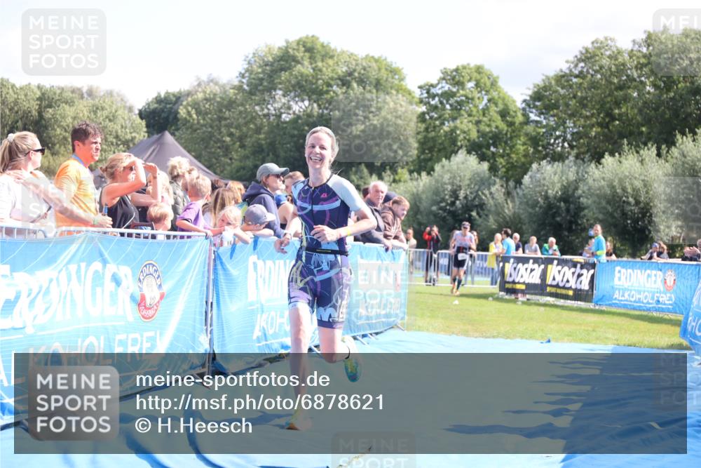 25.08.2024 - Elbe Triathlon Hamburg H.Heesch http://msf.ph/oto/6878621 25.08.2024 11:49:05 Ziel 550, 1522 meine-sportfotos.de
