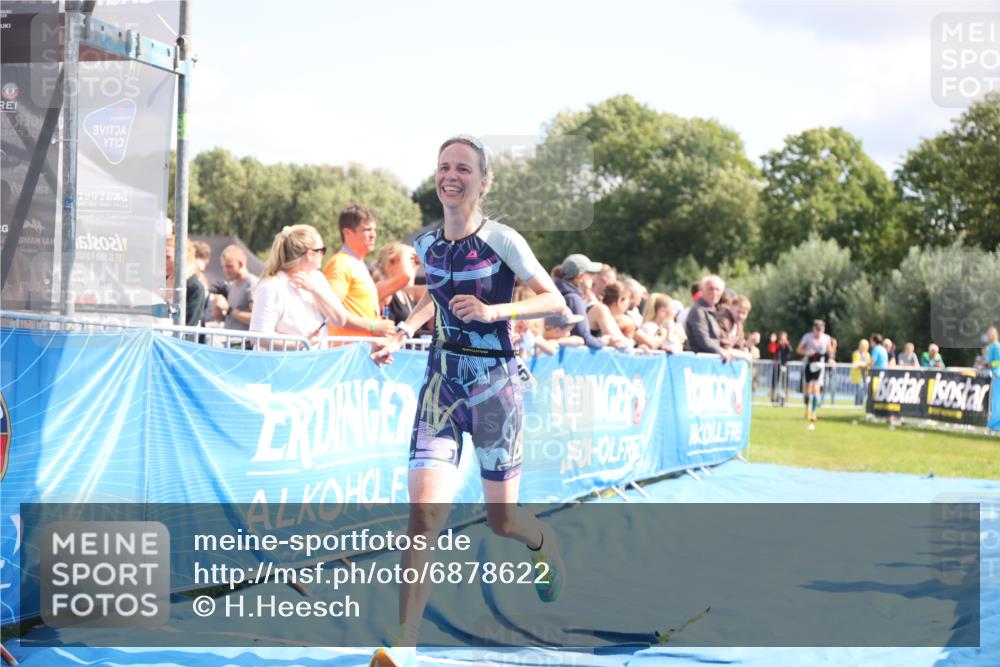 25.08.2024 - Elbe Triathlon Hamburg H.Heesch http://msf.ph/oto/6878622 25.08.2024 11:49:05 Ziel 550, 1522 meine-sportfotos.de