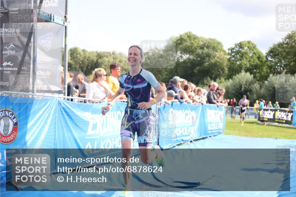 25.08.2024 - Elbe Triathlon Hamburg H.Heesch http://msf.ph/oto/6878624 25.08.2024 11:49:06 Ziel 550, 1522 meine-sportfotos.de