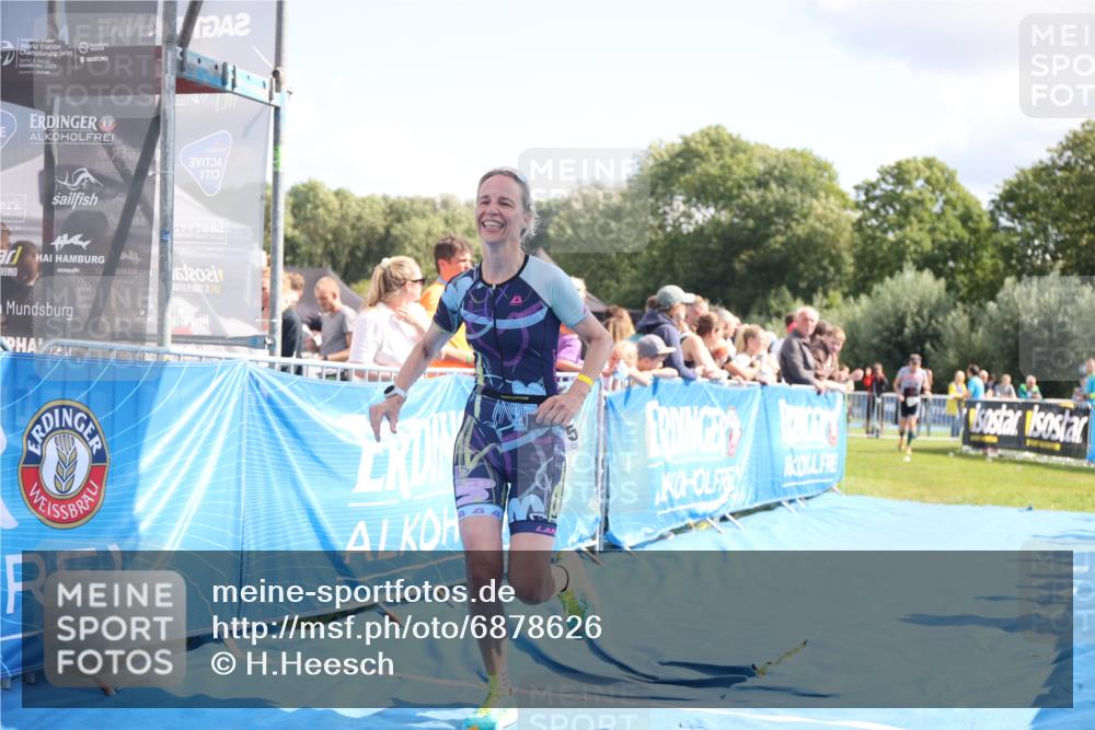 25.08.2024 - Elbe Triathlon Hamburg H.Heesch http://msf.ph/oto/6878626 25.08.2024 11:49:06 Ziel 550, 1522 meine-sportfotos.de