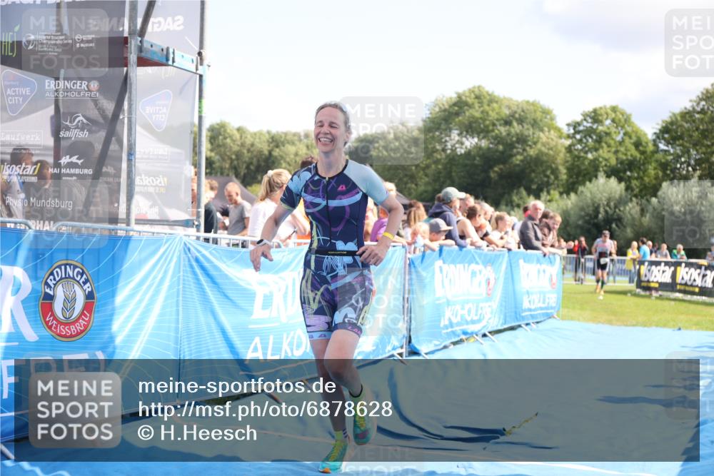 25.08.2024 - Elbe Triathlon Hamburg H.Heesch http://msf.ph/oto/6878628 25.08.2024 11:49:06 Ziel 550, 1522 meine-sportfotos.de