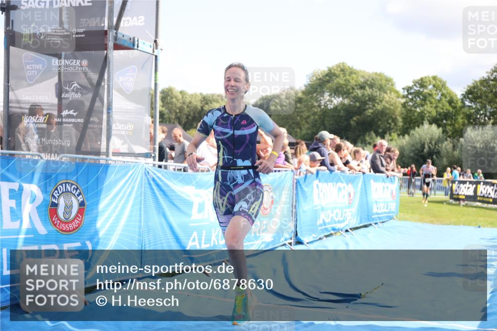 25.08.2024 - Elbe Triathlon Hamburg H.Heesch http://msf.ph/oto/6878630 25.08.2024 11:49:06 Ziel 550, 1522 meine-sportfotos.de