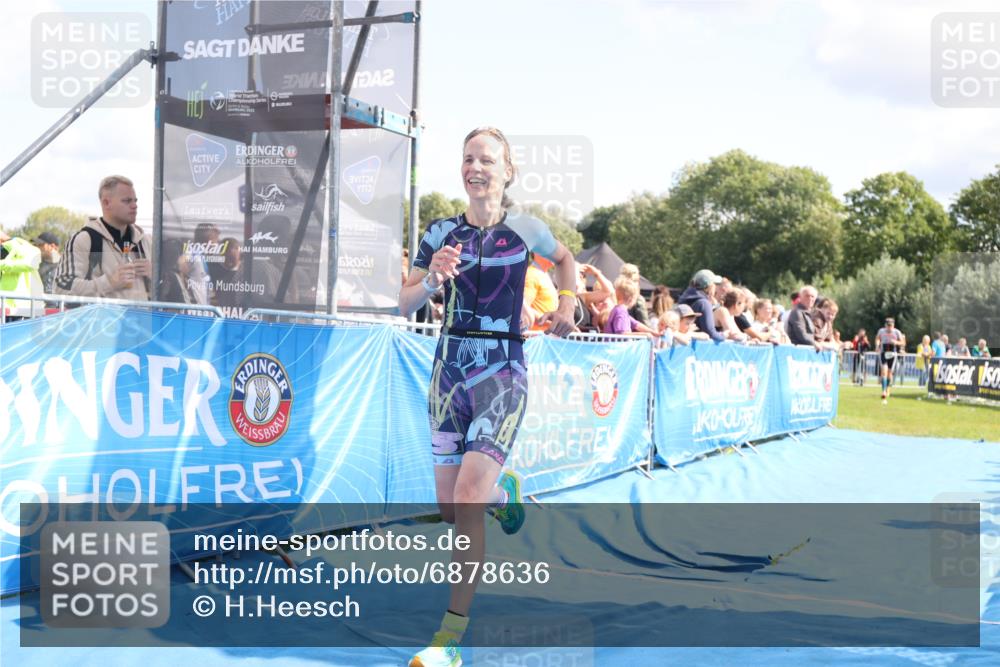 25.08.2024 - Elbe Triathlon Hamburg H.Heesch http://msf.ph/oto/6878636 25.08.2024 11:49:06 Ziel 550, 1522 meine-sportfotos.de