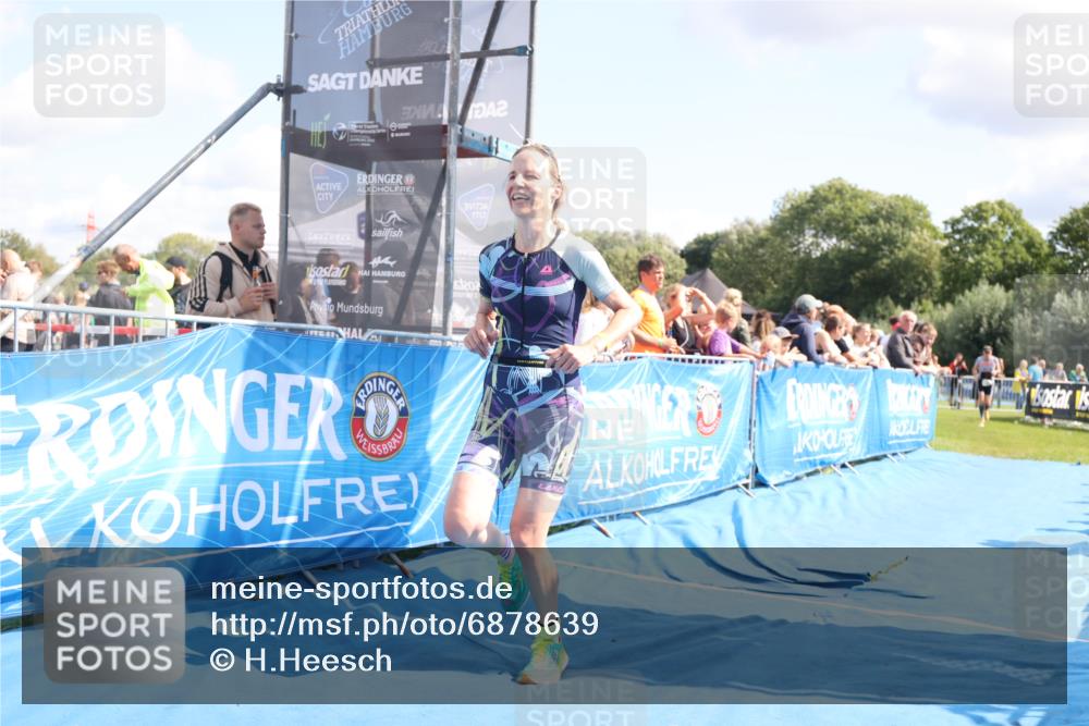 25.08.2024 - Elbe Triathlon Hamburg H.Heesch http://msf.ph/oto/6878639 25.08.2024 11:49:06 Ziel 550, 1522 meine-sportfotos.de