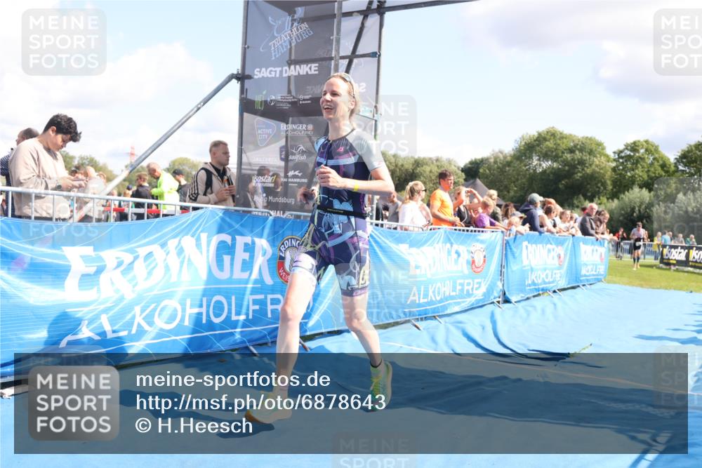 25.08.2024 - Elbe Triathlon Hamburg H.Heesch http://msf.ph/oto/6878643 25.08.2024 11:49:06 Ziel 550, 1522 meine-sportfotos.de