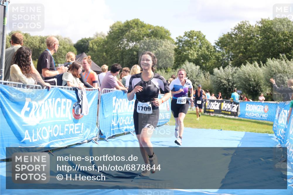 25.08.2024 - Elbe Triathlon Hamburg H.Heesch http://msf.ph/oto/6878644 25.08.2024 12:11:43 Ziel 405, 541, 1503, 1527, 1698, 1709 meine-sportfotos.de