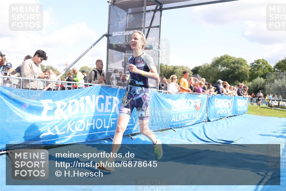 25.08.2024 - Elbe Triathlon Hamburg H.Heesch http://msf.ph/oto/6878645 25.08.2024 11:49:06 Ziel 550, 1522 meine-sportfotos.de