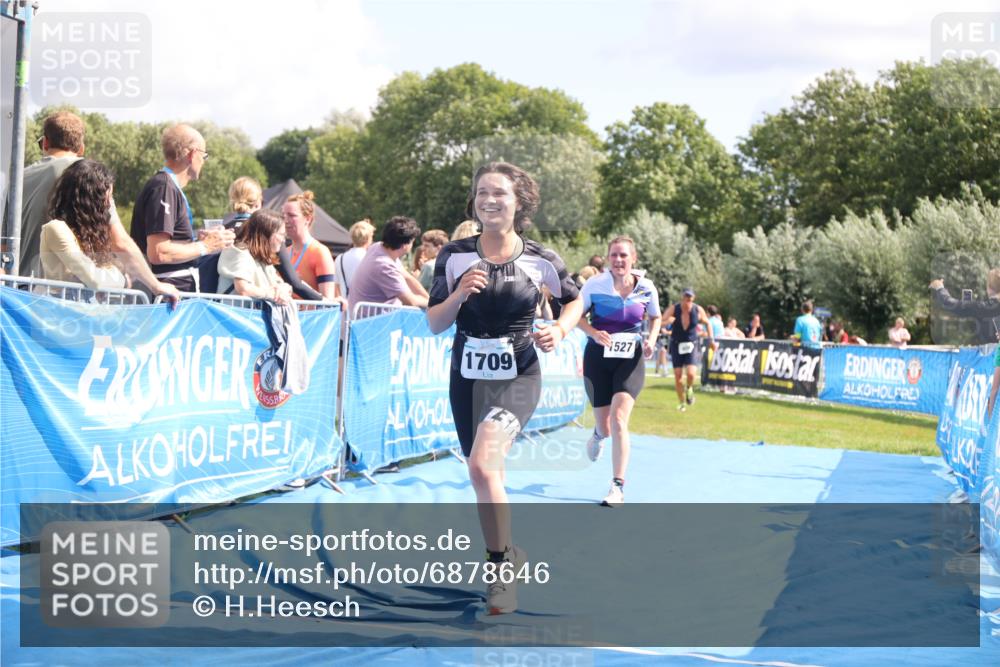 25.08.2024 - Elbe Triathlon Hamburg H.Heesch http://msf.ph/oto/6878646 25.08.2024 12:11:43 Ziel 405, 541, 1503, 1527, 1698, 1709 meine-sportfotos.de