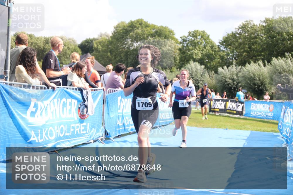 25.08.2024 - Elbe Triathlon Hamburg H.Heesch http://msf.ph/oto/6878648 25.08.2024 12:11:43 Ziel 405, 541, 1503, 1527, 1698, 1709 meine-sportfotos.de