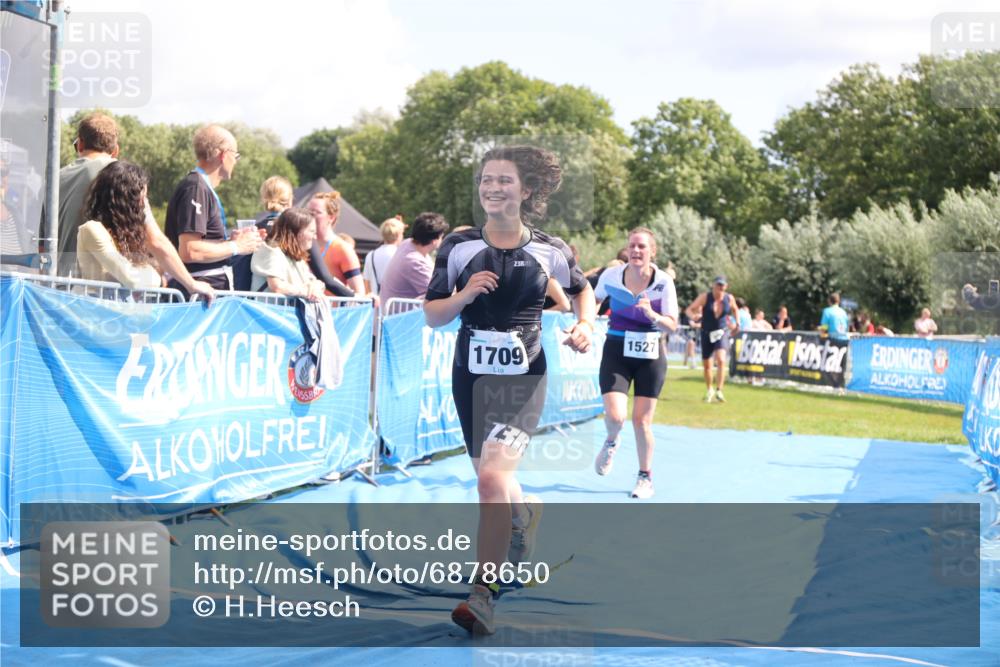 25.08.2024 - Elbe Triathlon Hamburg H.Heesch http://msf.ph/oto/6878650 25.08.2024 12:11:43 Ziel 405, 541, 1503, 1527, 1698, 1709 meine-sportfotos.de