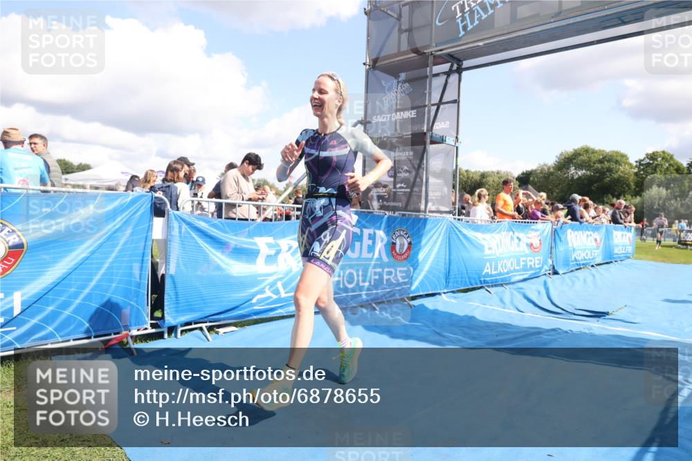 25.08.2024 - Elbe Triathlon Hamburg H.Heesch http://msf.ph/oto/6878655 25.08.2024 11:49:06 Ziel 550, 1522 meine-sportfotos.de