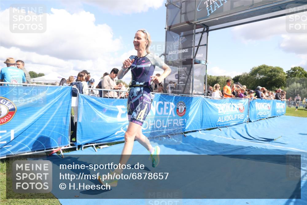25.08.2024 - Elbe Triathlon Hamburg H.Heesch http://msf.ph/oto/6878657 25.08.2024 11:49:07 Ziel 550, 1463, 1522 meine-sportfotos.de
