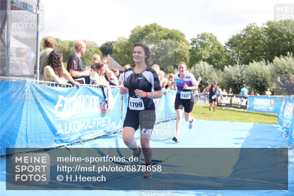 25.08.2024 - Elbe Triathlon Hamburg H.Heesch http://msf.ph/oto/6878658 25.08.2024 12:11:43 Ziel 405, 541, 1503, 1527, 1698, 1709 meine-sportfotos.de