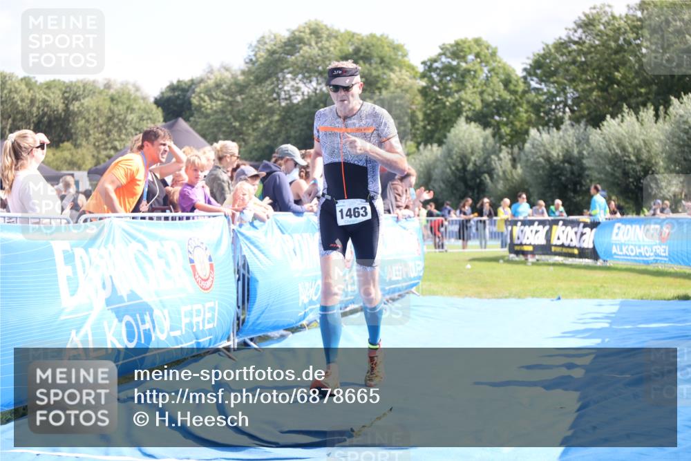 25.08.2024 - Elbe Triathlon Hamburg H.Heesch http://msf.ph/oto/6878665 25.08.2024 11:49:14 Ziel 1463 meine-sportfotos.de