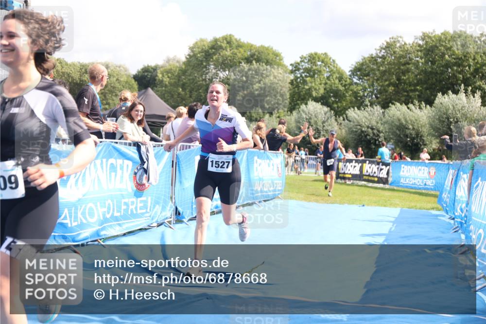 25.08.2024 - Elbe Triathlon Hamburg H.Heesch http://msf.ph/oto/6878668 25.08.2024 12:11:44 Ziel 405, 541, 1503, 1527, 1698, 1709 meine-sportfotos.de