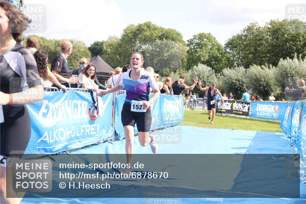 25.08.2024 - Elbe Triathlon Hamburg H.Heesch http://msf.ph/oto/6878670 25.08.2024 12:11:44 Ziel 405, 541, 1503, 1527, 1698, 1709 meine-sportfotos.de