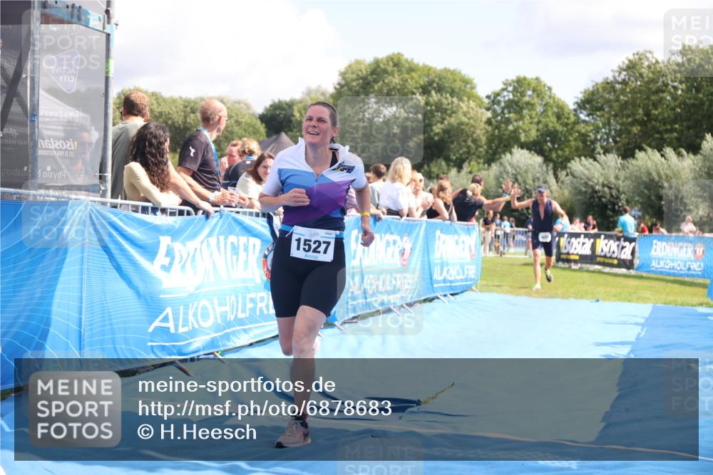 25.08.2024 - Elbe Triathlon Hamburg H.Heesch http://msf.ph/oto/6878683 25.08.2024 12:11:44 Ziel 405, 541, 1503, 1527, 1698, 1709 meine-sportfotos.de