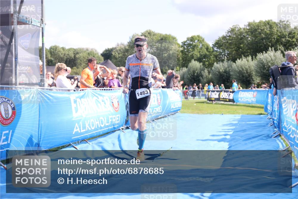 25.08.2024 - Elbe Triathlon Hamburg H.Heesch http://msf.ph/oto/6878685 25.08.2024 11:49:15 Ziel 1463 meine-sportfotos.de