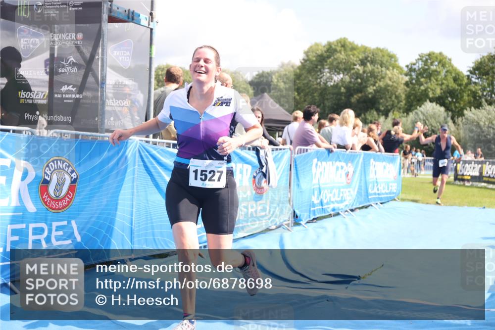 25.08.2024 - Elbe Triathlon Hamburg H.Heesch http://msf.ph/oto/6878698 25.08.2024 12:11:45 Ziel 405, 541, 1503, 1527, 1698, 1709 meine-sportfotos.de
