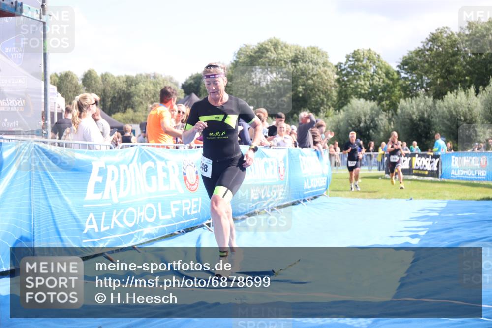25.08.2024 - Elbe Triathlon Hamburg H.Heesch http://msf.ph/oto/6878699 25.08.2024 11:49:43 Ziel 548, 549, 1410, 1496 meine-sportfotos.de