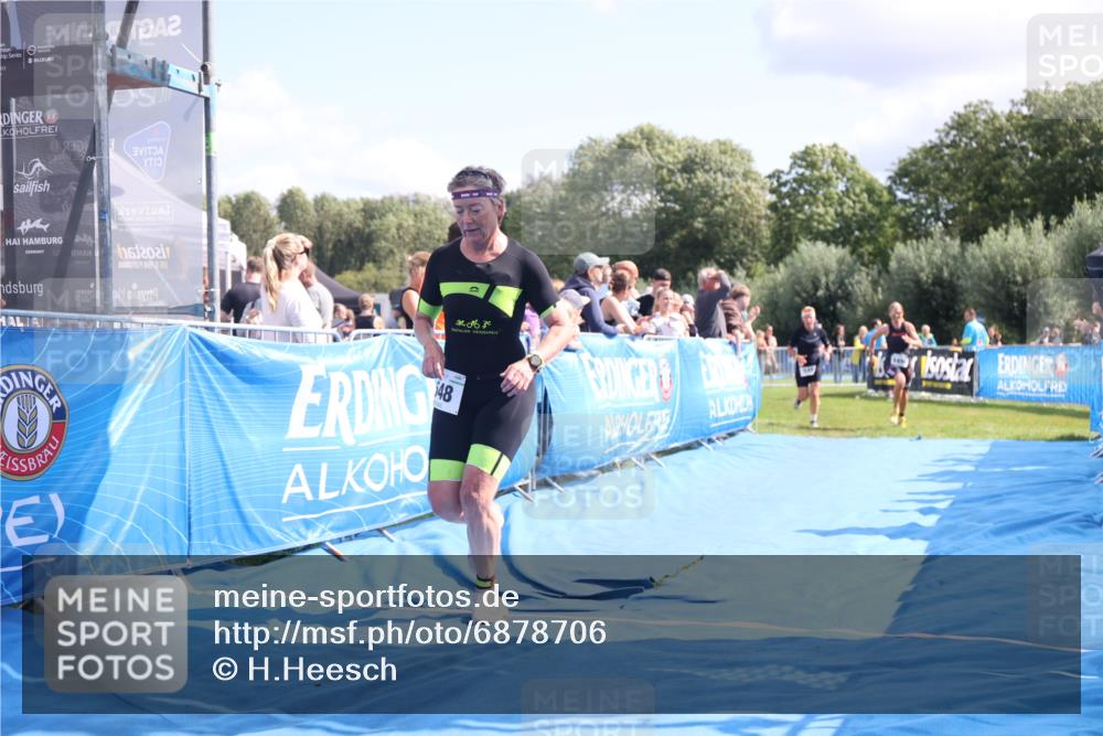 25.08.2024 - Elbe Triathlon Hamburg H.Heesch http://msf.ph/oto/6878706 25.08.2024 11:49:43 Ziel 548, 549, 1410, 1496 meine-sportfotos.de