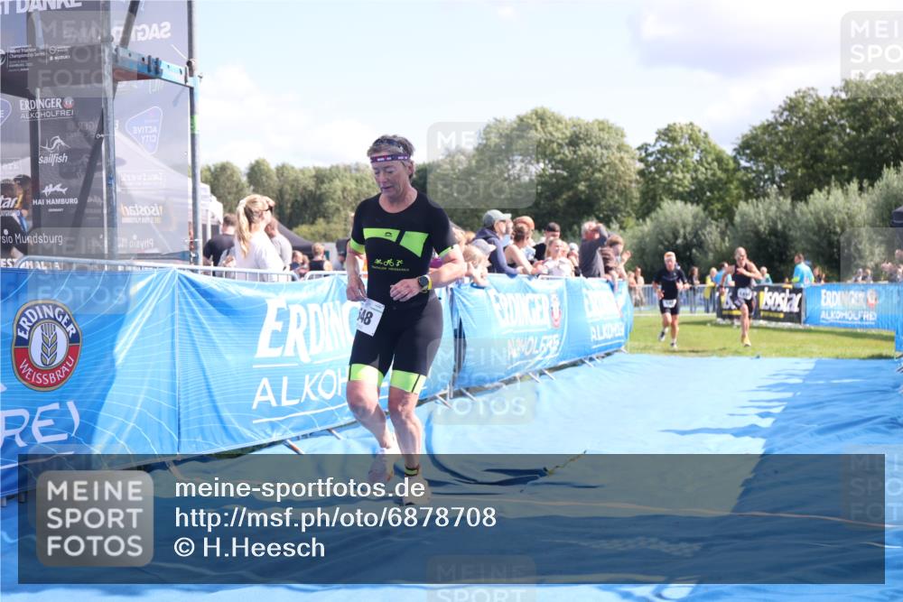 25.08.2024 - Elbe Triathlon Hamburg H.Heesch http://msf.ph/oto/6878708 25.08.2024 11:49:43 Ziel 548, 549, 1410, 1496 meine-sportfotos.de