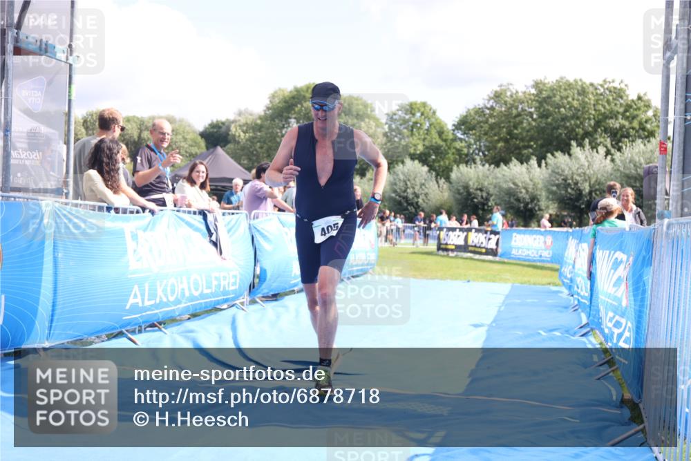25.08.2024 - Elbe Triathlon Hamburg H.Heesch http://msf.ph/oto/6878718 25.08.2024 12:11:49 Ziel 405, 1503, 1527, 1709 meine-sportfotos.de
