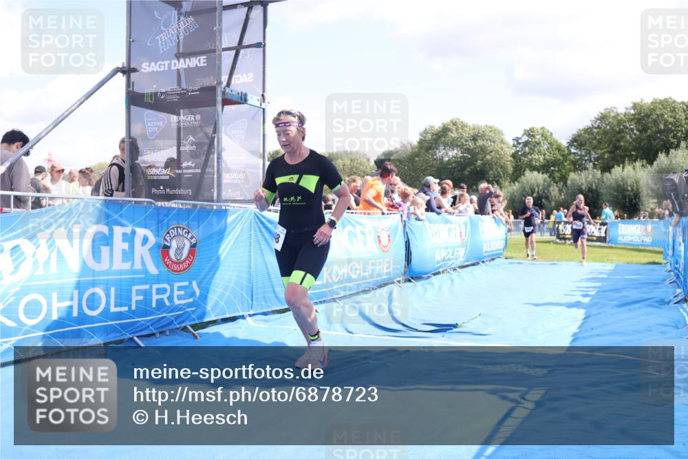 25.08.2024 - Elbe Triathlon Hamburg H.Heesch http://msf.ph/oto/6878723 25.08.2024 11:49:43 Ziel 548, 549, 1410, 1496 meine-sportfotos.de