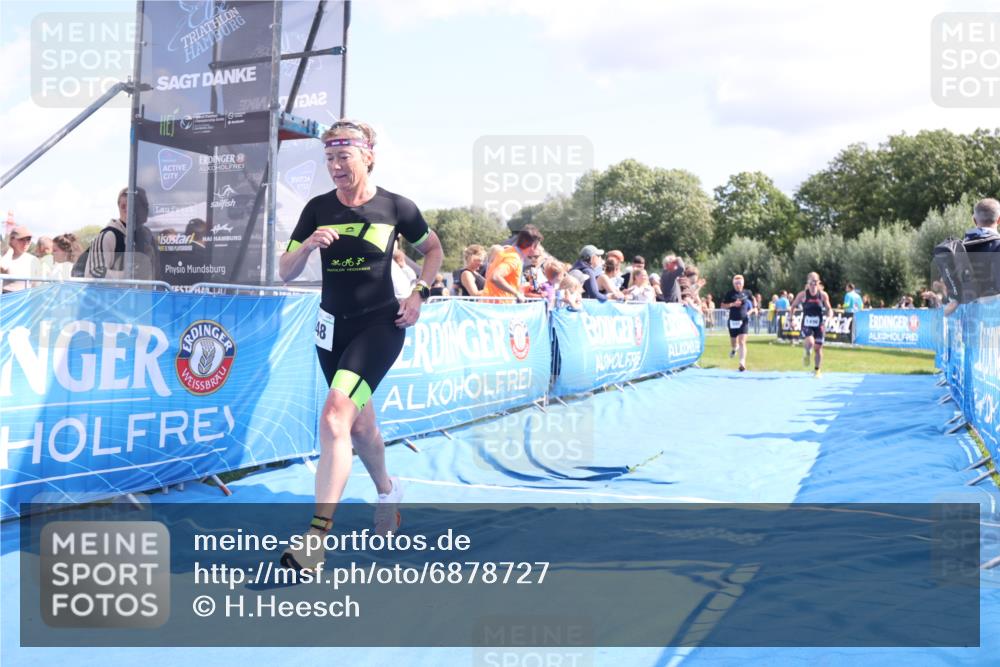 25.08.2024 - Elbe Triathlon Hamburg H.Heesch http://msf.ph/oto/6878727 25.08.2024 11:49:43 Ziel 548, 549, 1410, 1496 meine-sportfotos.de