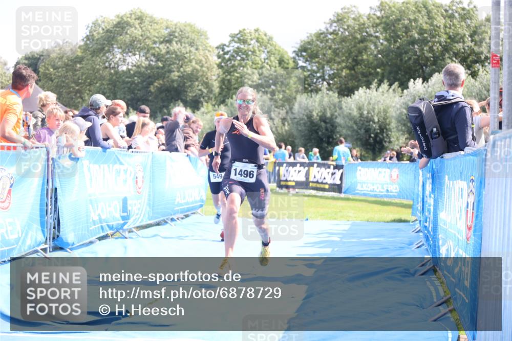 25.08.2024 - Elbe Triathlon Hamburg H.Heesch http://msf.ph/oto/6878729 25.08.2024 11:49:45 Ziel 548, 549, 1410, 1496 meine-sportfotos.de