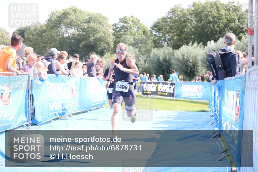 25.08.2024 - Elbe Triathlon Hamburg H.Heesch http://msf.ph/oto/6878731 25.08.2024 11:49:45 Ziel 548, 549, 1410, 1496 meine-sportfotos.de