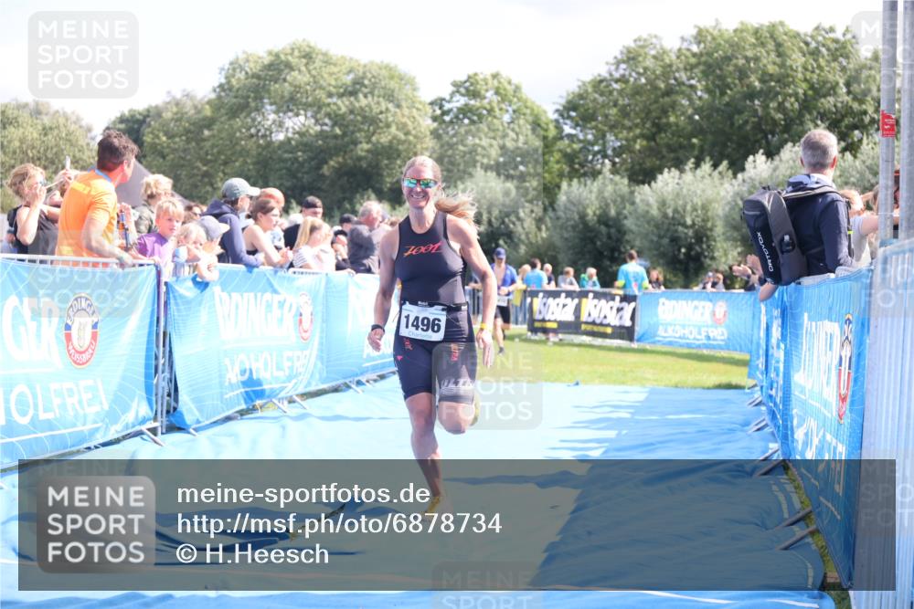 25.08.2024 - Elbe Triathlon Hamburg H.Heesch http://msf.ph/oto/6878734 25.08.2024 11:49:45 Ziel 548, 549, 1410, 1496 meine-sportfotos.de