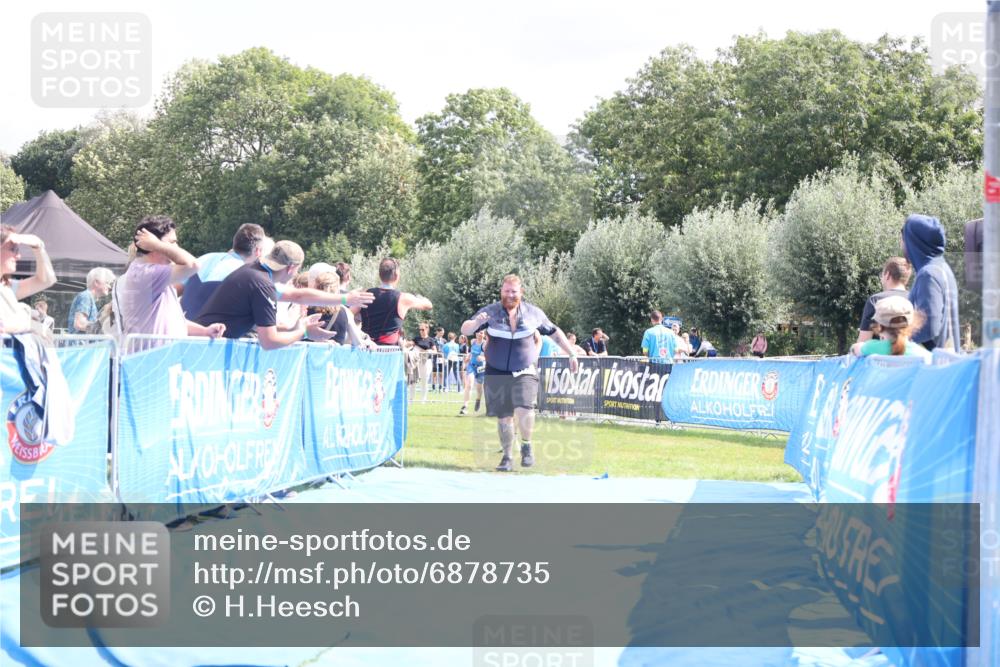 25.08.2024 - Elbe Triathlon Hamburg H.Heesch http://msf.ph/oto/6878735 25.08.2024 12:12:07 Ziel 459, 674, 1575 meine-sportfotos.de