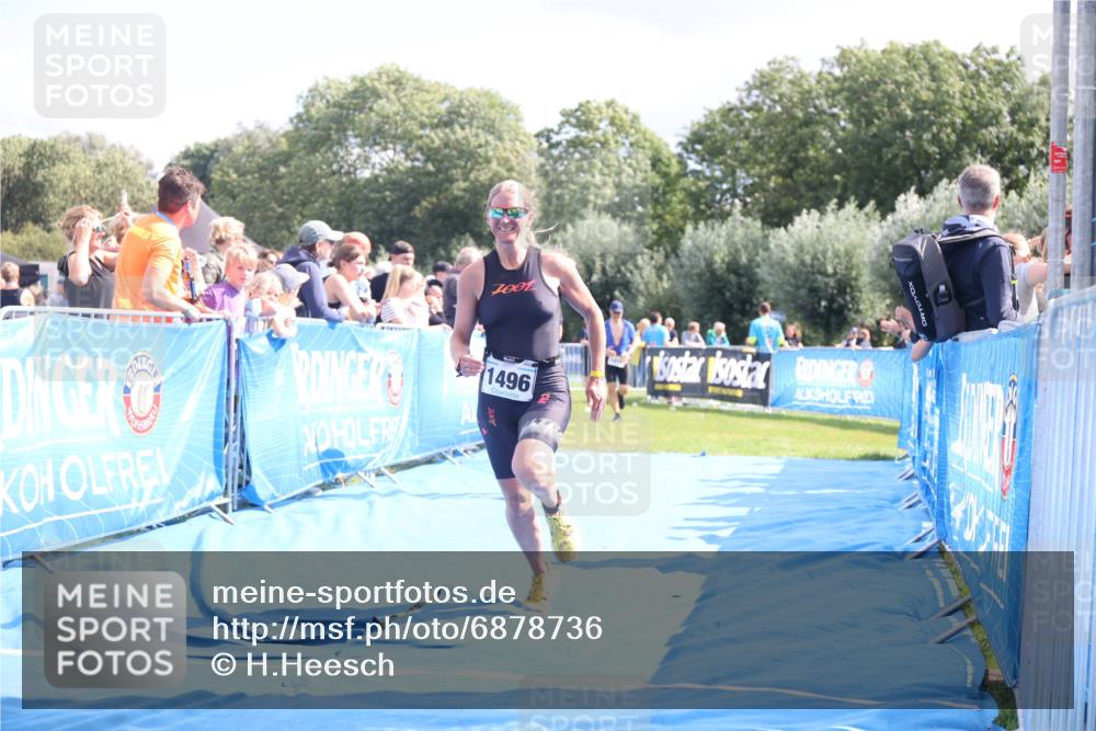 25.08.2024 - Elbe Triathlon Hamburg H.Heesch http://msf.ph/oto/6878736 25.08.2024 11:49:45 Ziel 548, 549, 1410, 1496 meine-sportfotos.de
