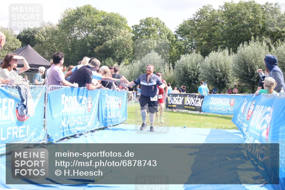 25.08.2024 - Elbe Triathlon Hamburg H.Heesch http://msf.ph/oto/6878743 25.08.2024 12:12:08 Ziel 459, 674, 1575 meine-sportfotos.de