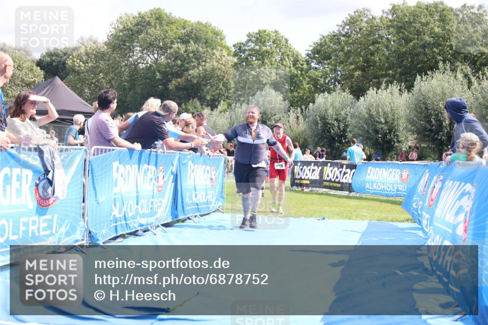 25.08.2024 - Elbe Triathlon Hamburg H.Heesch http://msf.ph/oto/6878752 25.08.2024 12:12:08 Ziel 459, 674, 1575 meine-sportfotos.de