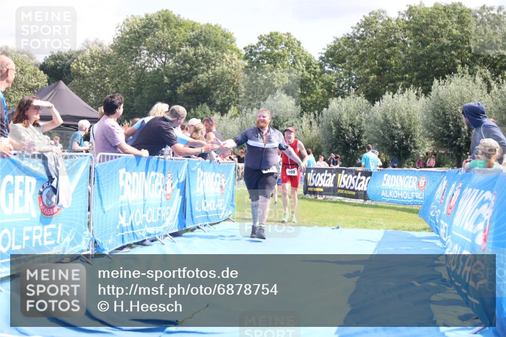 25.08.2024 - Elbe Triathlon Hamburg H.Heesch http://msf.ph/oto/6878754 25.08.2024 12:12:08 Ziel 459, 674, 1575 meine-sportfotos.de