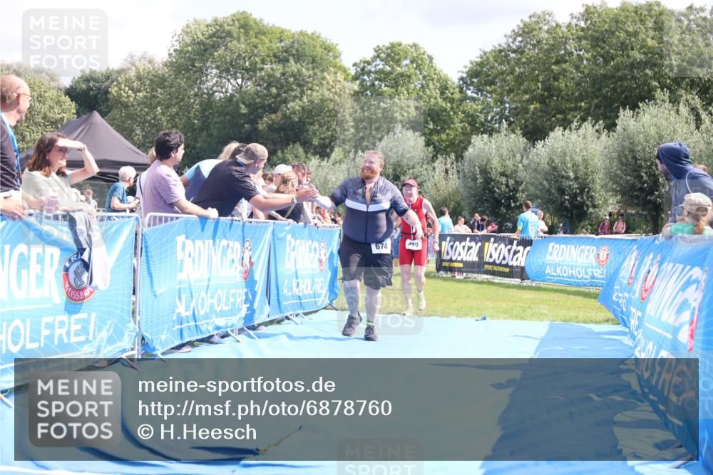 25.08.2024 - Elbe Triathlon Hamburg H.Heesch http://msf.ph/oto/6878760 25.08.2024 12:12:08 Ziel 459, 674, 1575 meine-sportfotos.de