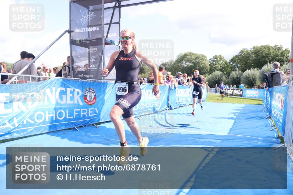 25.08.2024 - Elbe Triathlon Hamburg H.Heesch http://msf.ph/oto/6878761 25.08.2024 11:49:46 Ziel 548, 549, 1410, 1496 meine-sportfotos.de