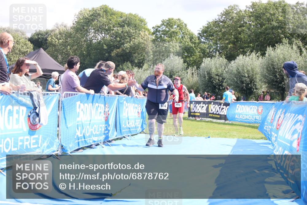 25.08.2024 - Elbe Triathlon Hamburg H.Heesch http://msf.ph/oto/6878762 25.08.2024 12:12:08 Ziel 459, 674, 1575 meine-sportfotos.de