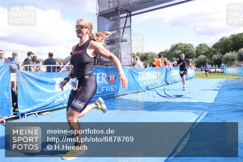 25.08.2024 - Elbe Triathlon Hamburg H.Heesch http://msf.ph/oto/6878769 25.08.2024 11:49:46 Ziel 548, 549, 1410, 1496 meine-sportfotos.de