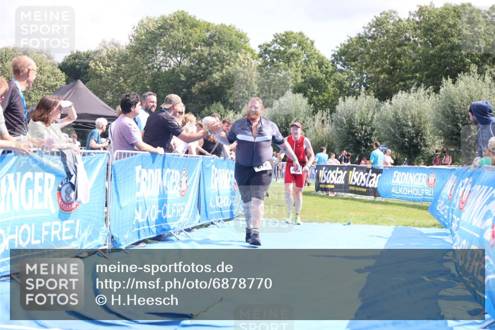 25.08.2024 - Elbe Triathlon Hamburg H.Heesch http://msf.ph/oto/6878770 25.08.2024 12:12:09 Ziel 459, 674, 1575 meine-sportfotos.de