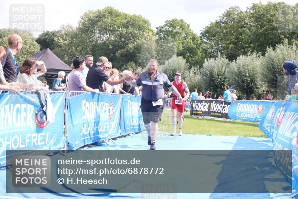 25.08.2024 - Elbe Triathlon Hamburg H.Heesch http://msf.ph/oto/6878772 25.08.2024 12:12:09 Ziel 459, 674, 1575 meine-sportfotos.de