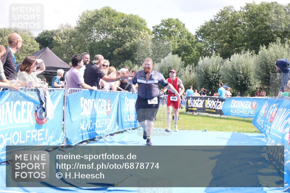 25.08.2024 - Elbe Triathlon Hamburg H.Heesch http://msf.ph/oto/6878774 25.08.2024 12:12:09 Ziel 459, 674, 1575 meine-sportfotos.de